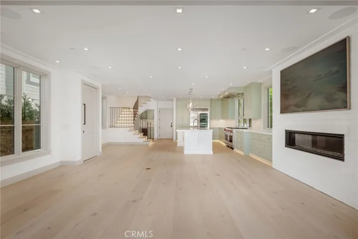 225 Diamond, Newport Beach, California 92662