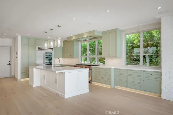 225 Diamond, Newport Beach, California 92662