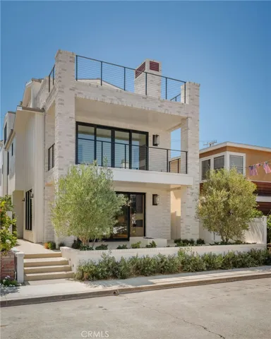 225 Diamond, Newport Beach, California 92662