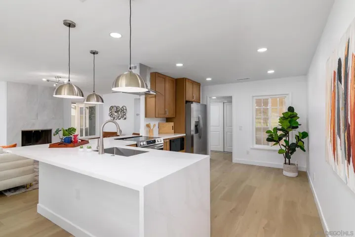 12843 Camino Ramillette, San Diego, California 92128
