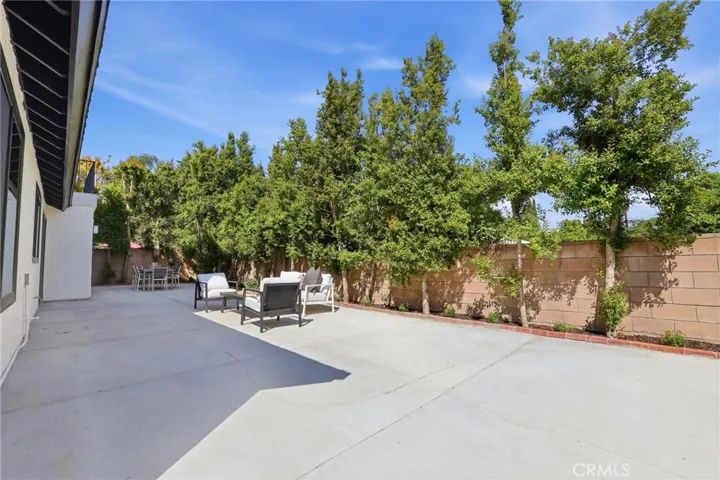 10526 Balcom St, Granada Hills, California 91344