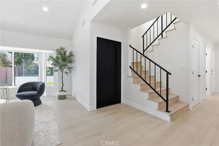10526 Balcom St, Granada Hills, California 91344
