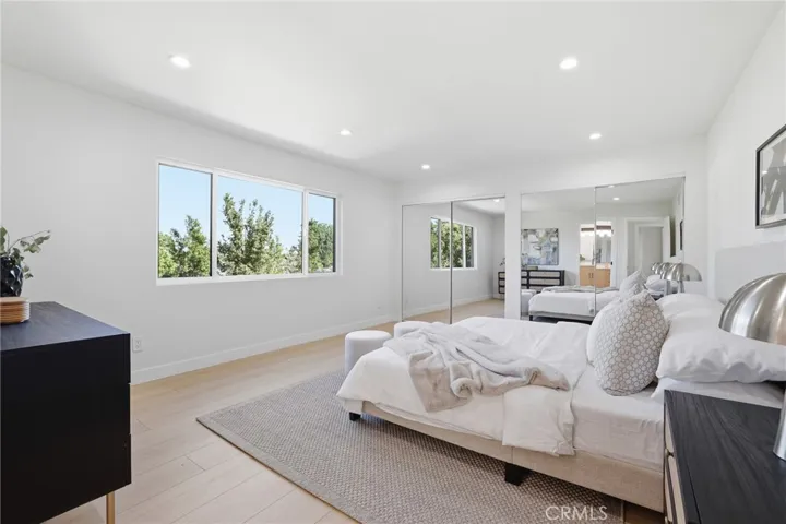 10526 Balcom St, Granada Hills, California 91344