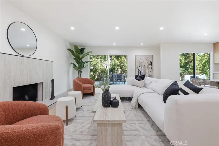 10526 Balcom St, Granada Hills, California 91344