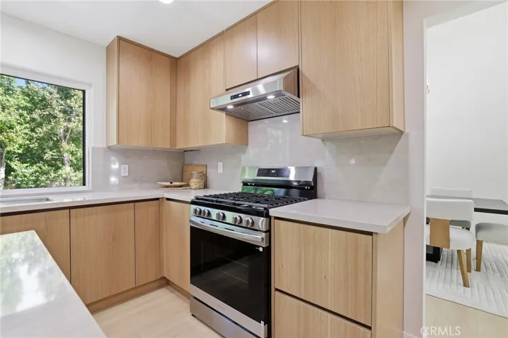 10526 Balcom St, Granada Hills, California 91344
