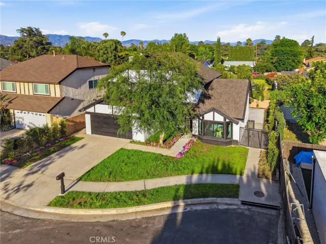 10526 Balcom St, Granada Hills, California 91344
