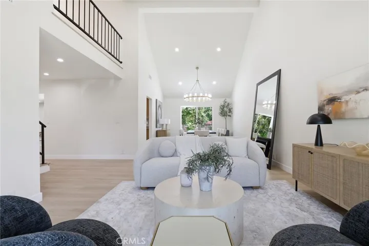 10526 Balcom St, Granada Hills, California 91344