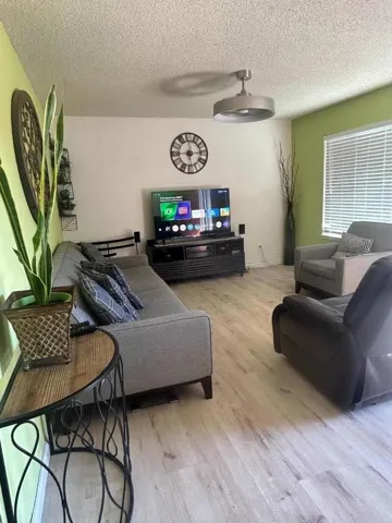 7807 19th Street, Sacramento, California 95832