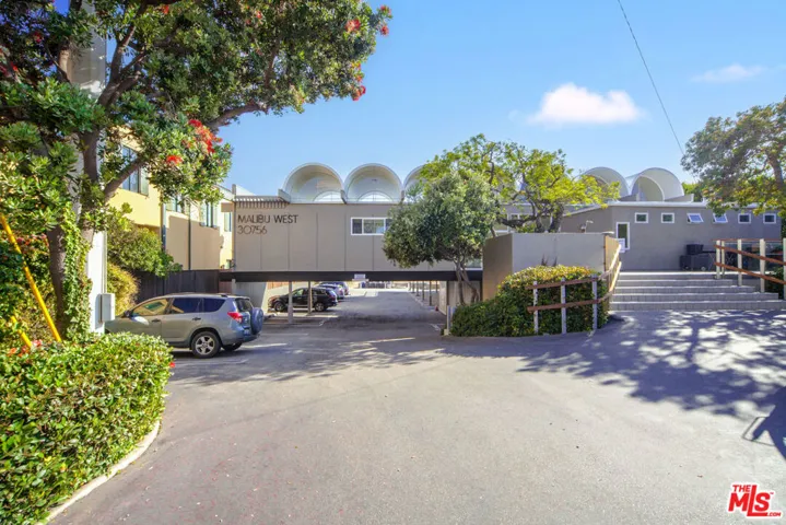 30601 Sicomoro Drive, Malibu, California 90265