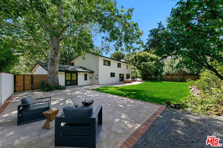 30601 Sicomoro Drive, Malibu, California 90265