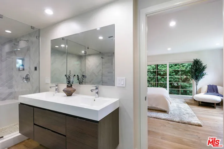 30601 Sicomoro Drive, Malibu, California 90265