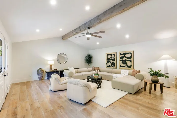 30601 Sicomoro Drive, Malibu, California 90265