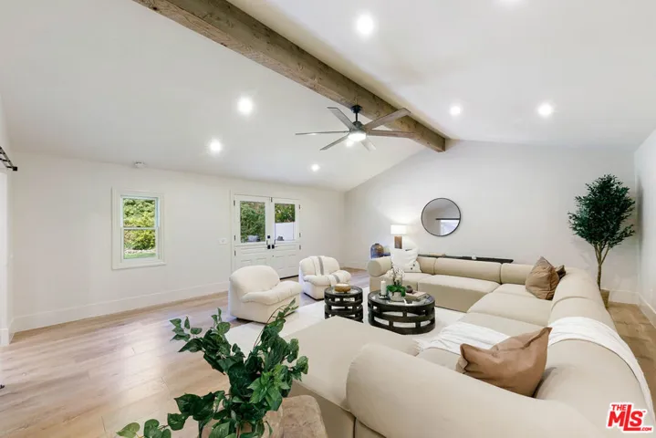30601 Sicomoro Drive, Malibu, California 90265