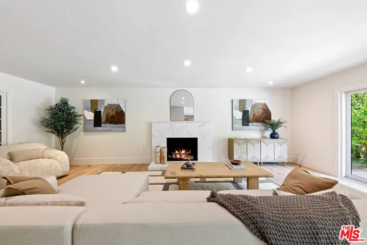 30601 Sicomoro Drive, Malibu, California 90265