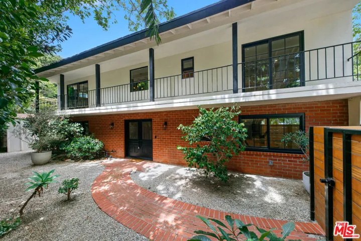30601 Sicomoro Drive, Malibu, California 90265