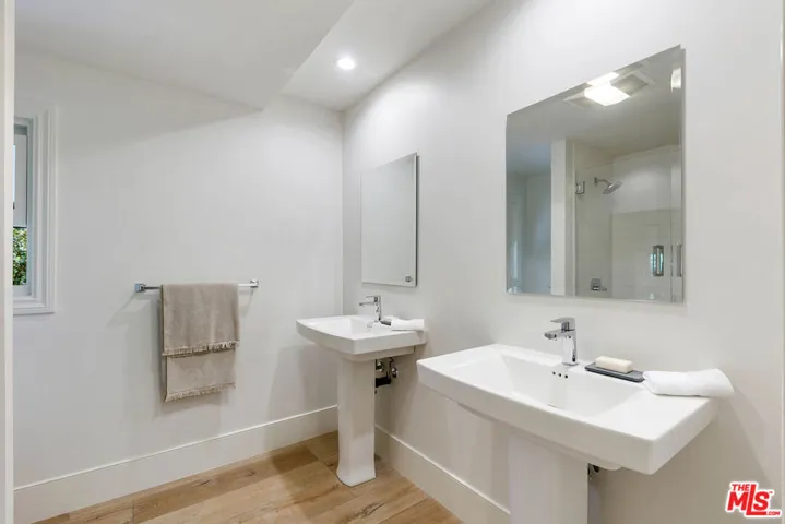 30601 Sicomoro Drive, Malibu, California 90265