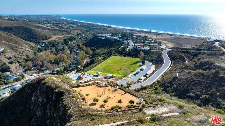 30601 Sicomoro Drive, Malibu, California 90265