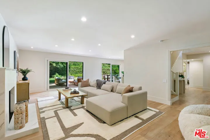 30601 Sicomoro Drive, Malibu, California 90265
