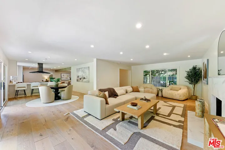 30601 Sicomoro Drive, Malibu, California 90265