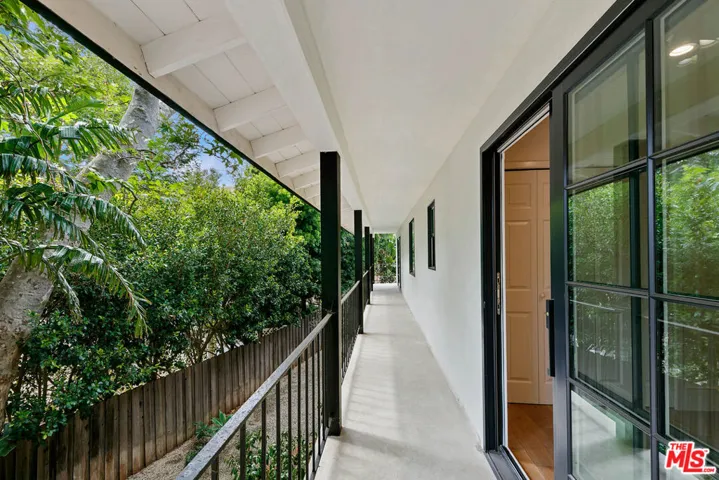 30601 Sicomoro Drive, Malibu, California 90265