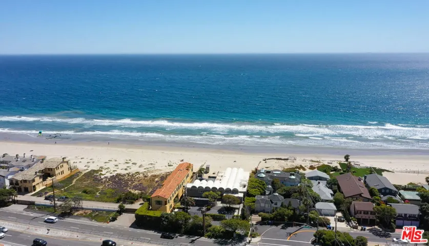30601 Sicomoro Drive, Malibu, California 90265