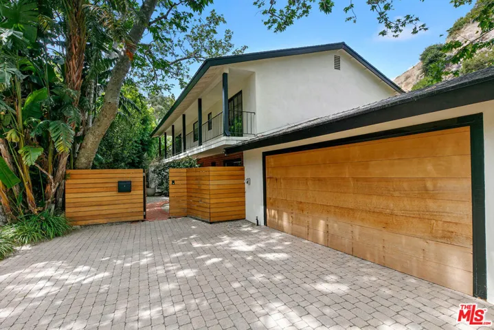 30601 Sicomoro Drive, Malibu, California 90265