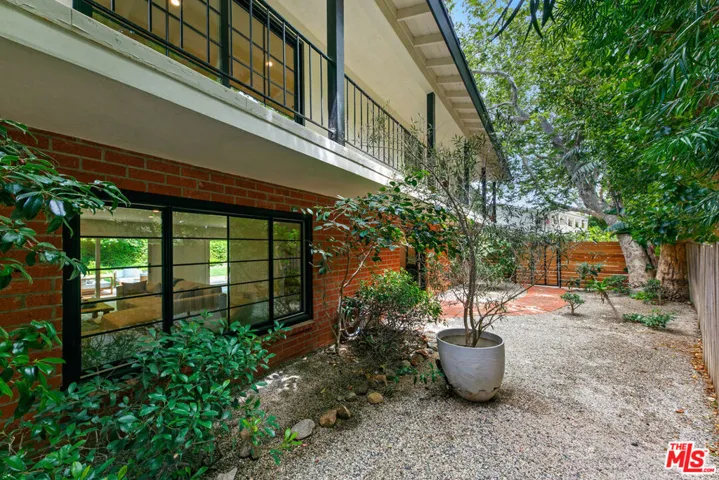 30601 Sicomoro Drive, Malibu, California 90265