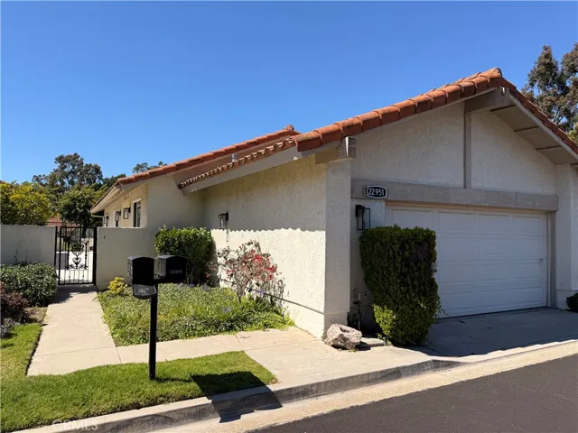 22951 Via Cruz, Laguna Niguel, California 92677