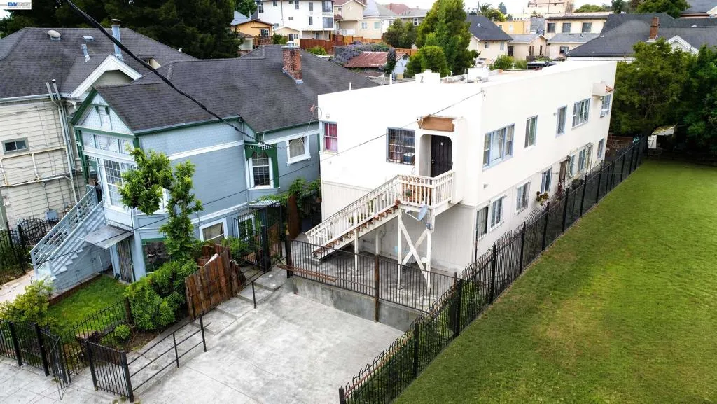 2051 23rd Ave