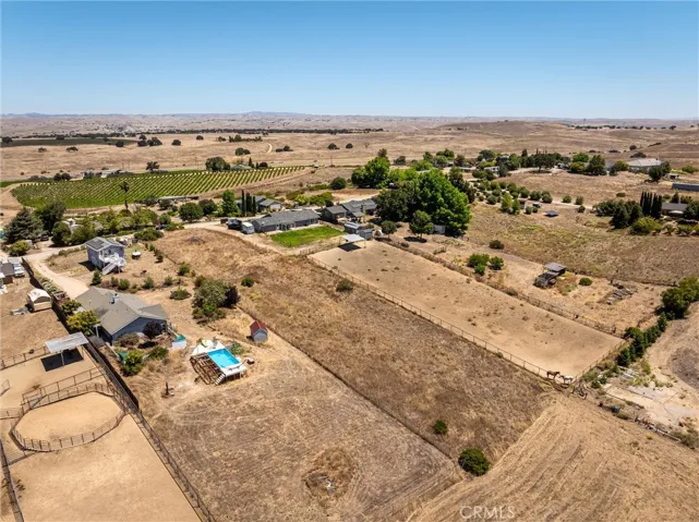 8290 Plane View Place, Paso Robles, California 93446