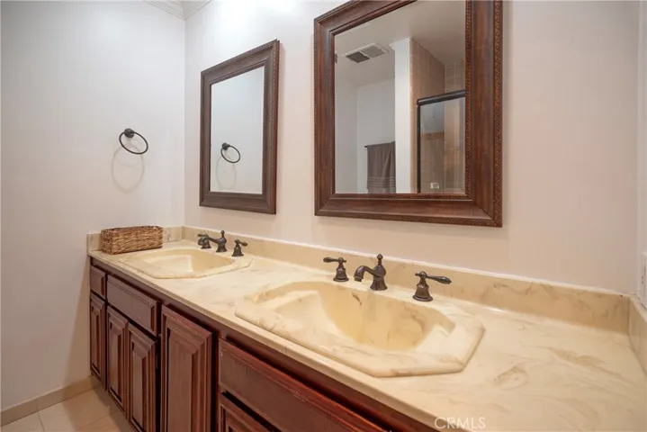 24420 Victory, West Hills, California 91367