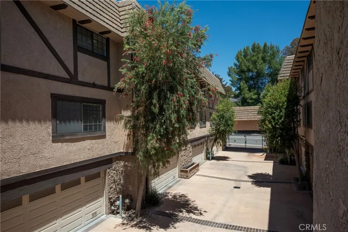 24420 Victory, West Hills, California 91367