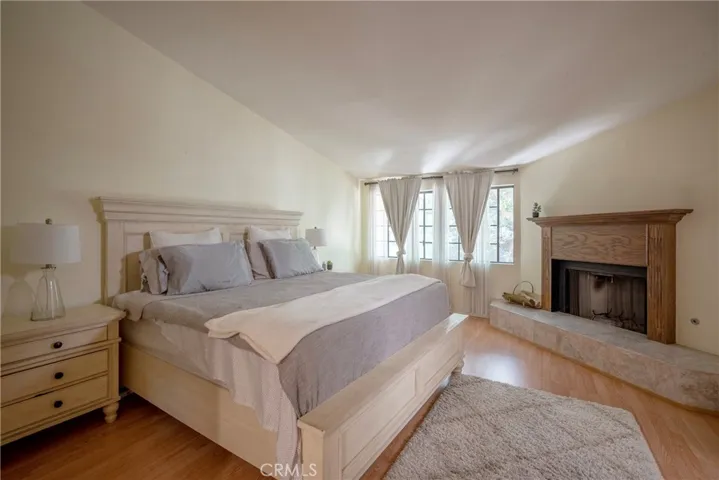 24420 Victory, West Hills, California 91367