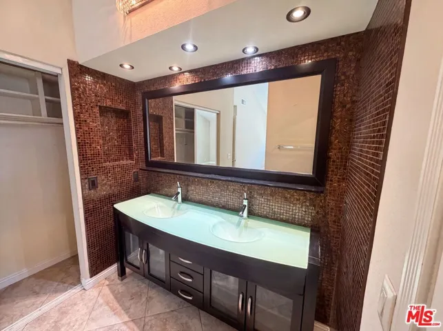 28061 Virginia, Mission Viejo, California 92692