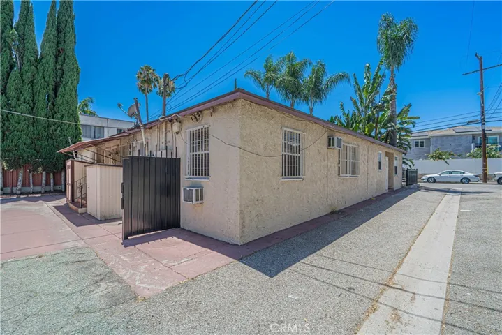 210 W Spazier, Burbank, California 91502