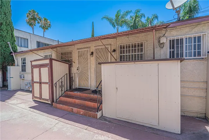 210 W Spazier, Burbank, California 91502