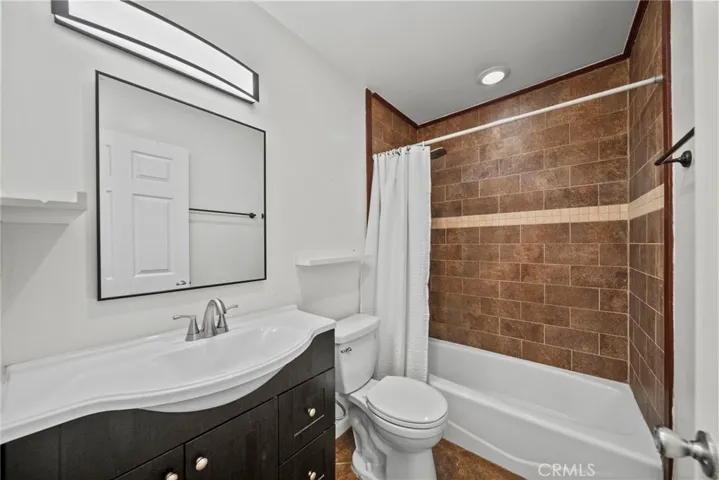 7707 Apperson Street, Tujunga, California 91042