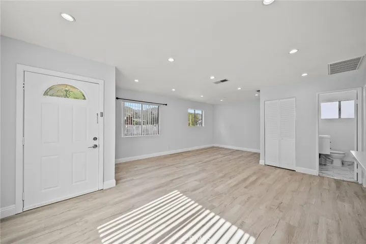 7707 Apperson Street, Tujunga, California 91042