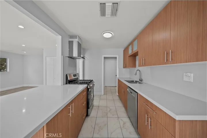 7707 Apperson Street, Tujunga, California 91042