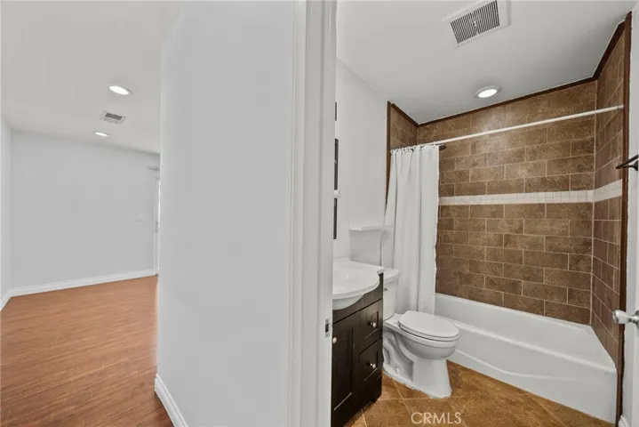 7707 Apperson Street, Tujunga, California 91042