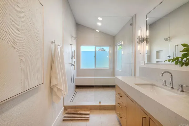 11818 Avenida Sivrita, San Diego, California 92128