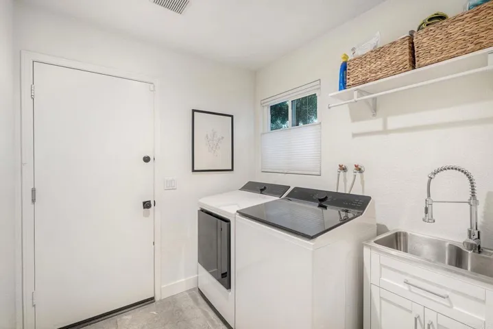 11818 Avenida Sivrita, San Diego, California 92128
