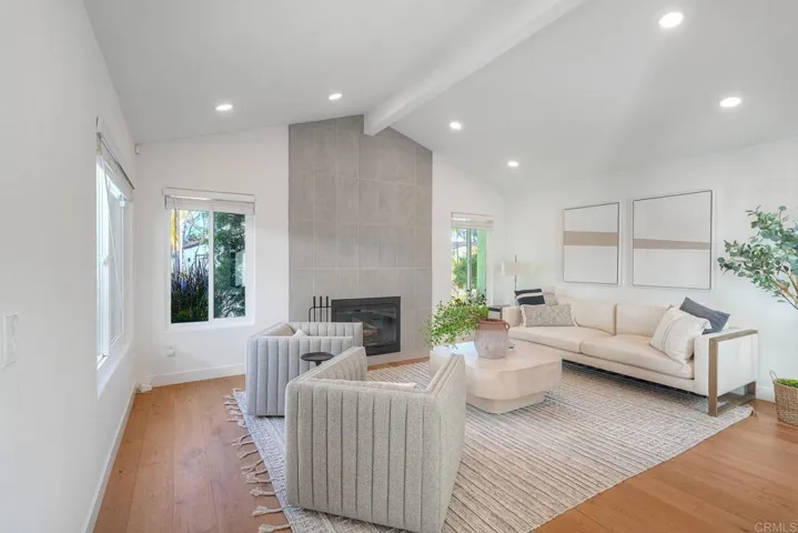 11818 Avenida Sivrita, San Diego, California 92128