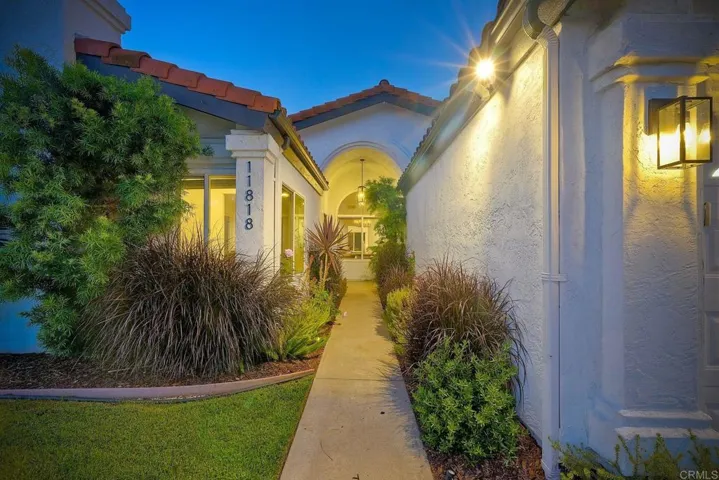 11818 Avenida Sivrita, San Diego, California 92128