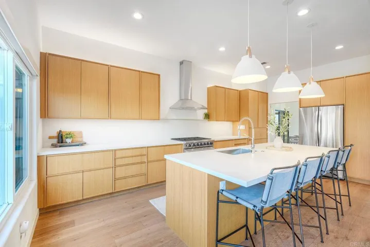 11818 Avenida Sivrita, San Diego, California 92128