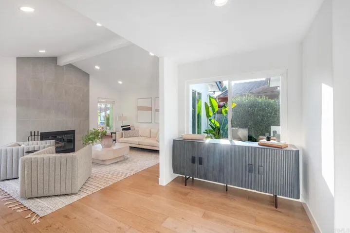 11818 Avenida Sivrita, San Diego, California 92128