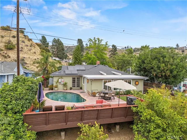 8407 Broadacre Drive, Sun Valley, California 91352
