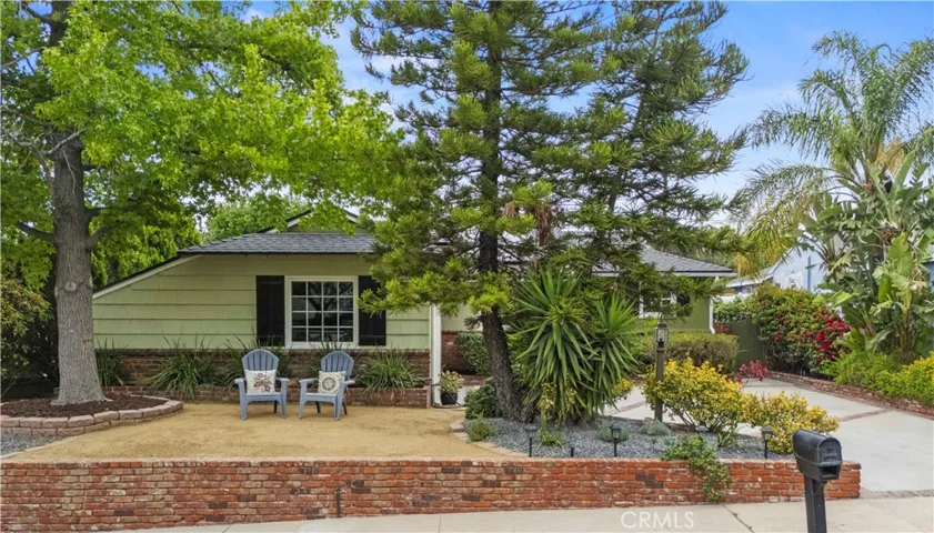 8407 Broadacre Drive, Sun Valley, California 91352