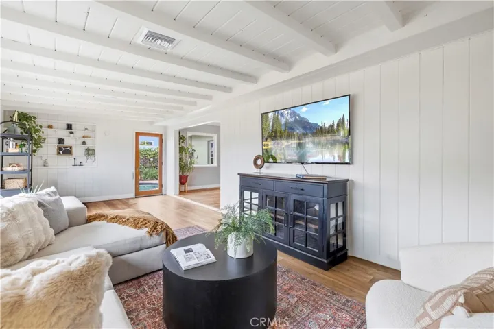 8407 Broadacre Drive, Sun Valley, California 91352