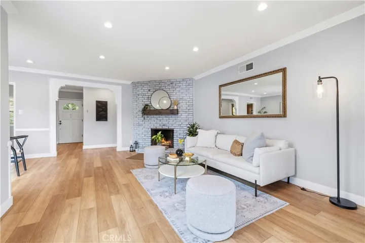 8407 Broadacre Drive, Sun Valley, California 91352